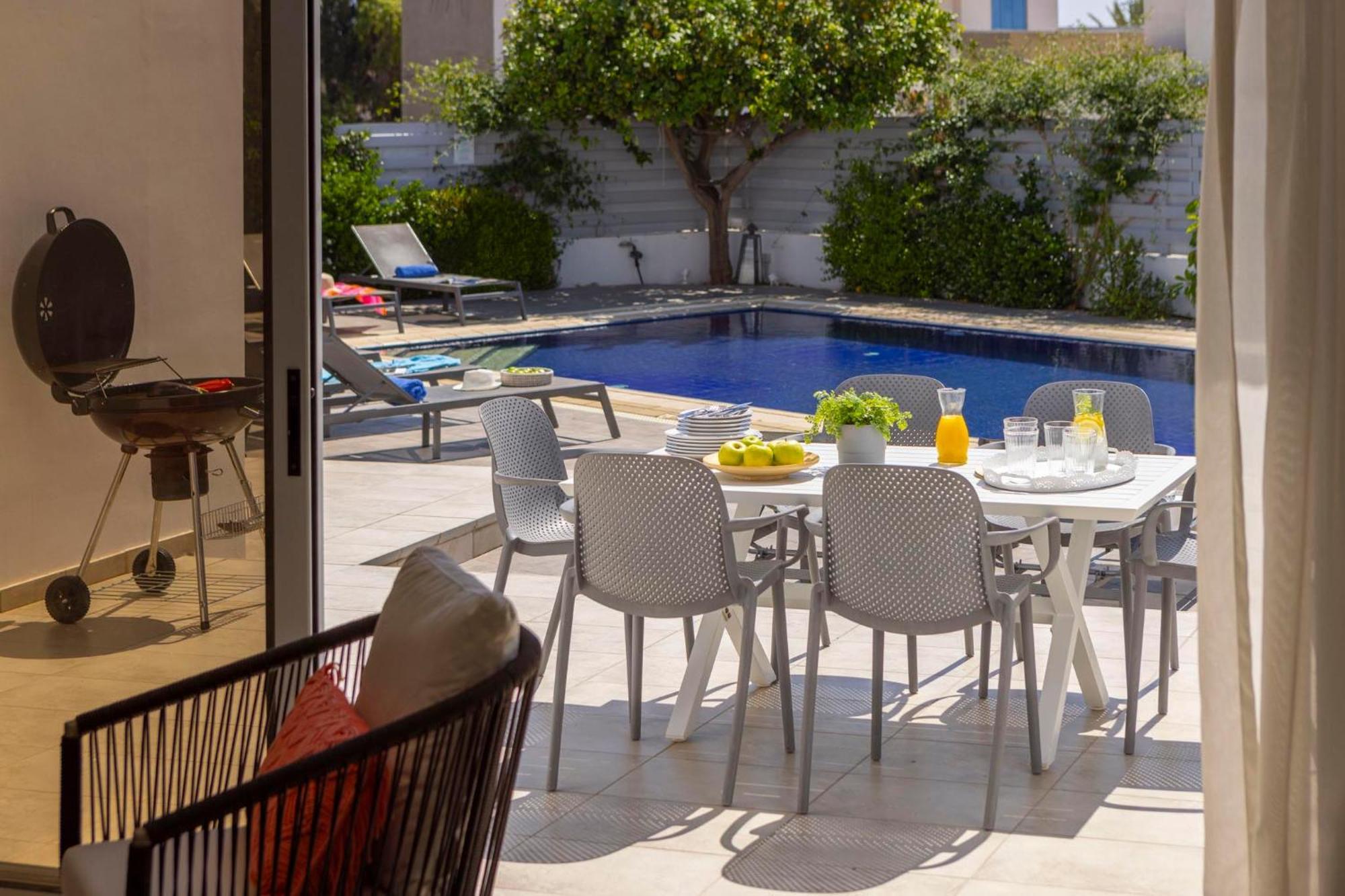 Azure Luxury Pool Villa โปรทาราส ภายนอก รูปภาพ