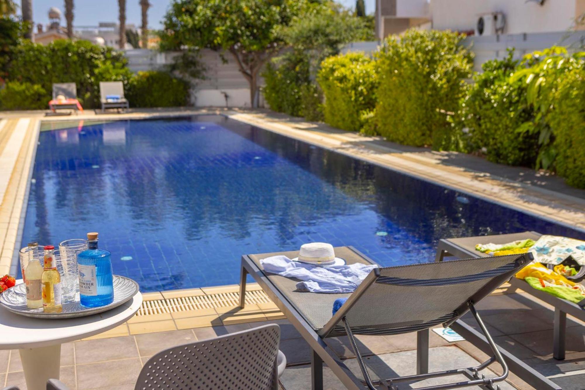 Azure Luxury Pool Villa โปรทาราส ภายนอก รูปภาพ
