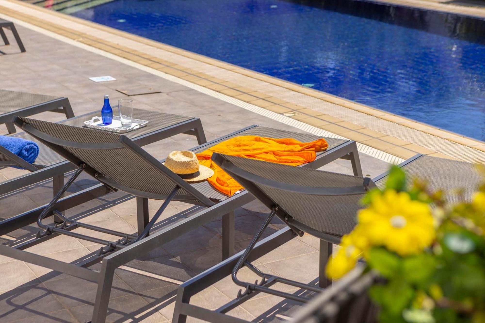 Azure Luxury Pool Villa โปรทาราส ภายนอก รูปภาพ
