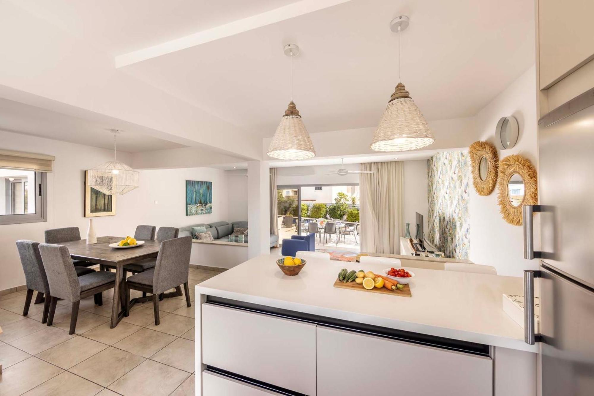 Azure Luxury Pool Villa โปรทาราส ภายนอก รูปภาพ