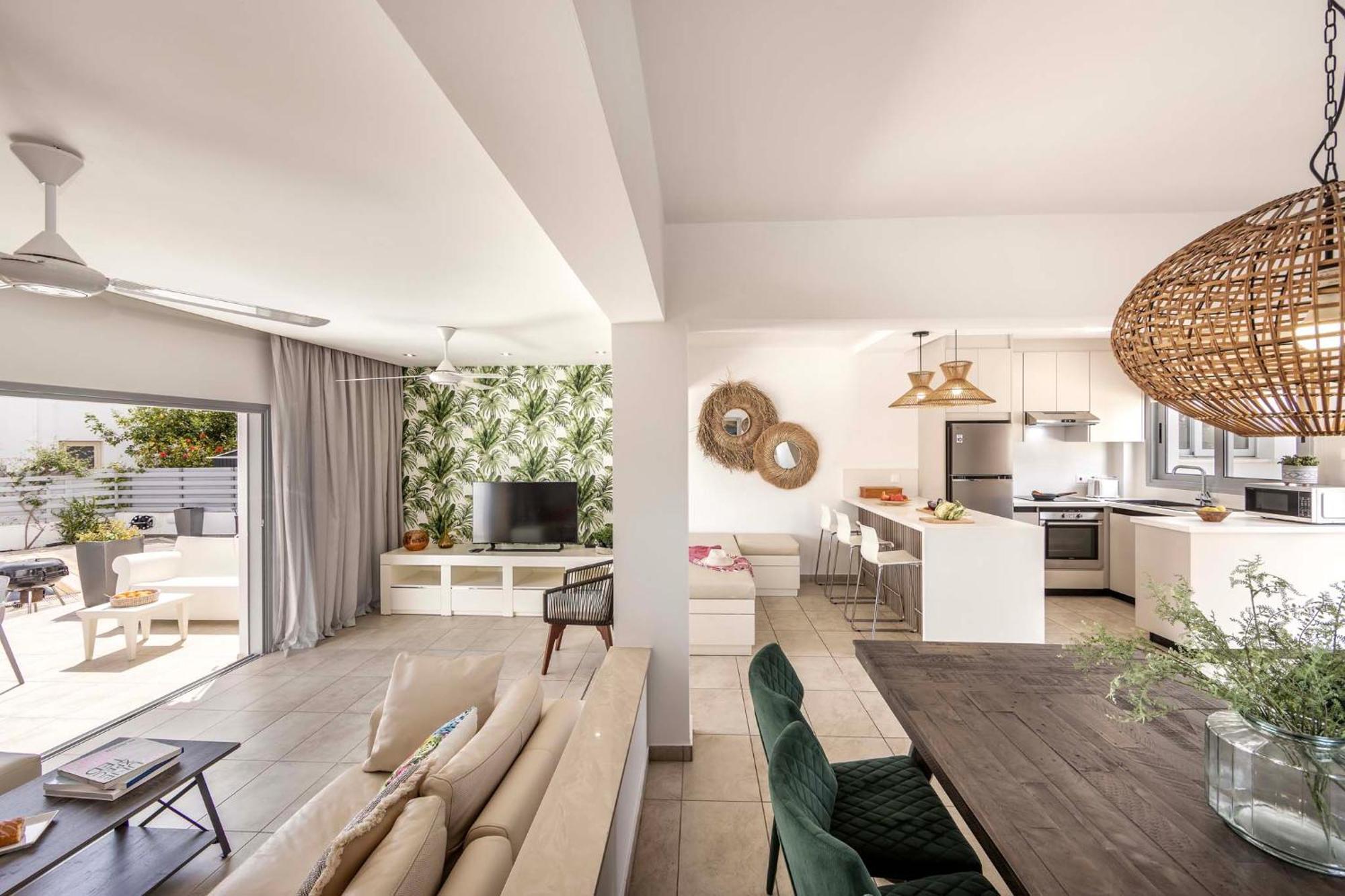 Azure Luxury Pool Villa โปรทาราส ภายนอก รูปภาพ