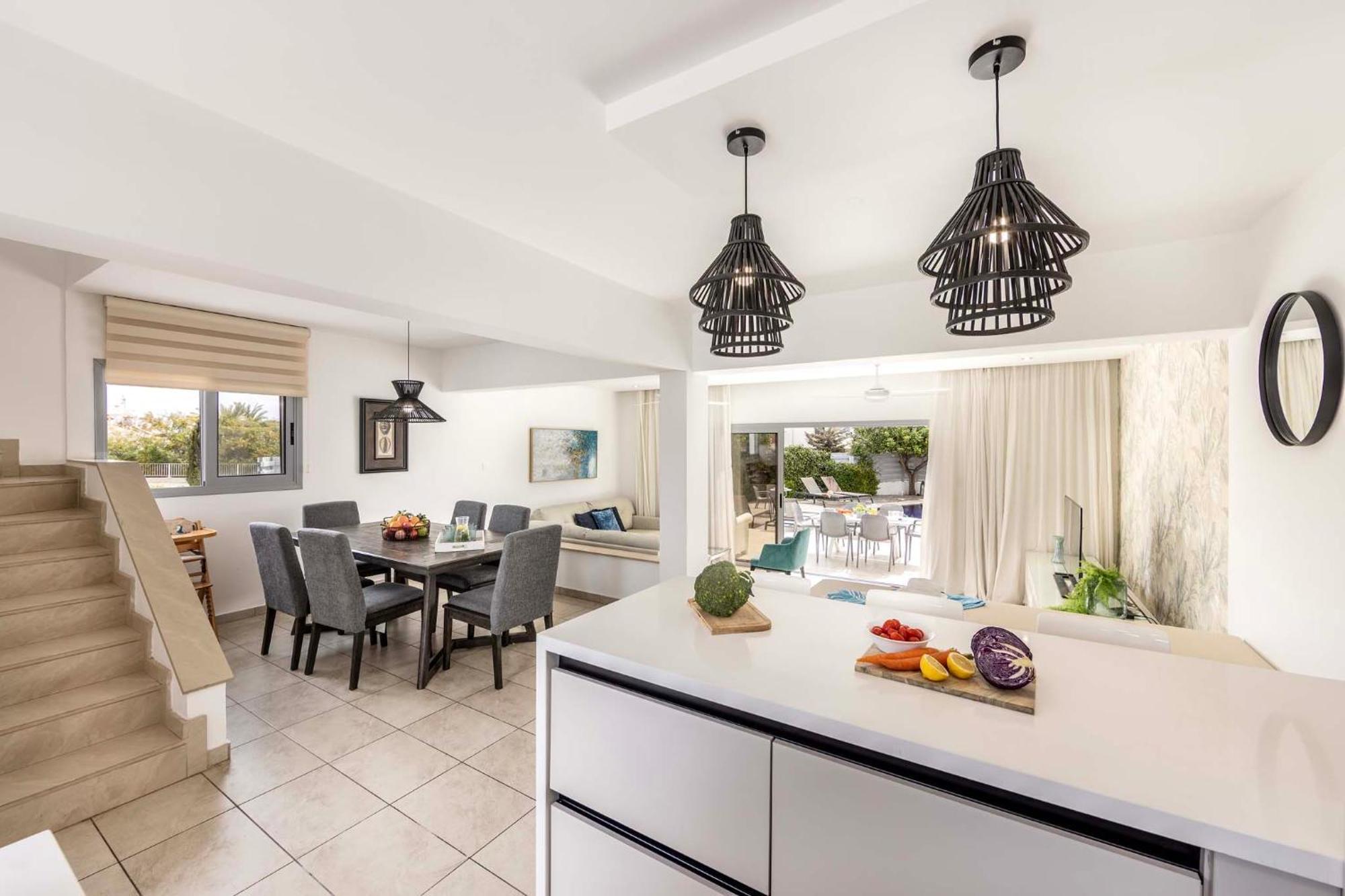 Azure Luxury Pool Villa โปรทาราส ภายนอก รูปภาพ